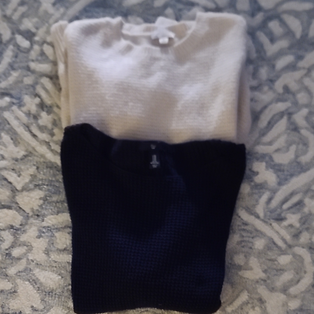 Elegant White and Navy Blue Women's Sweater Set